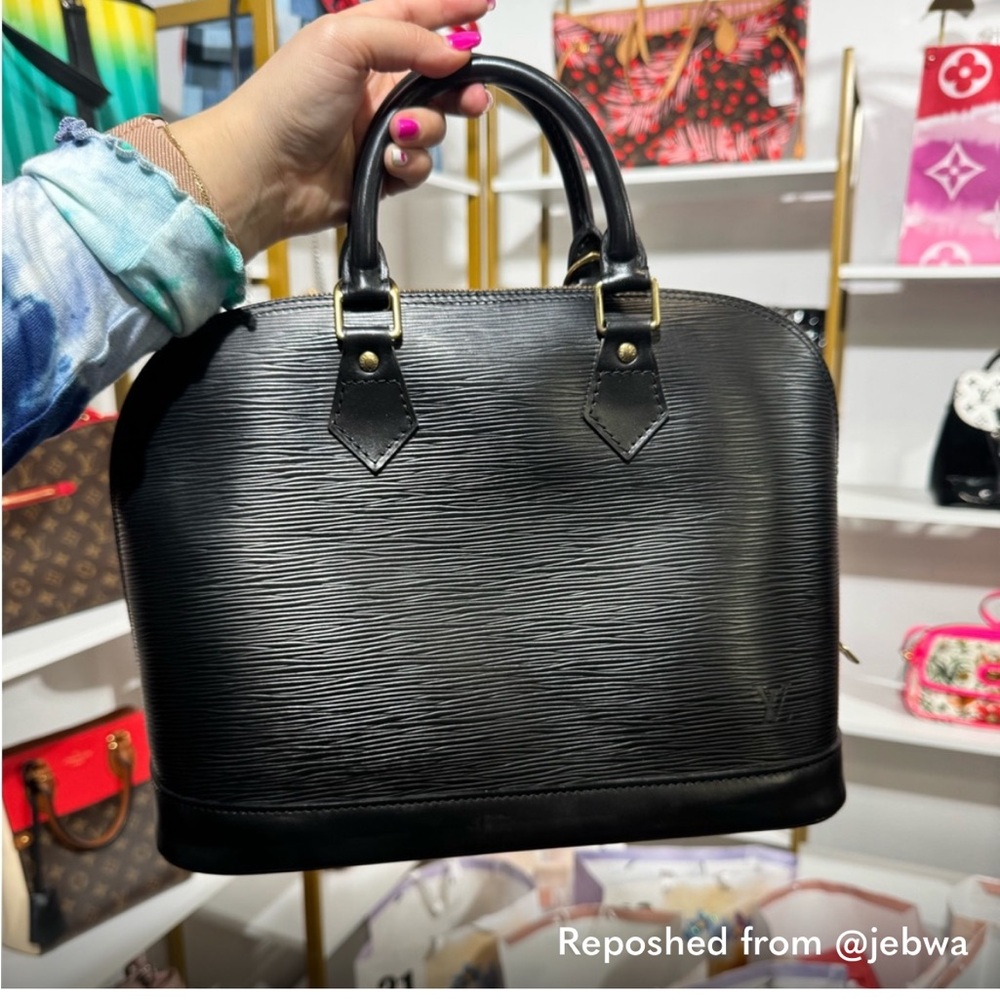 Louis Vuitton alma mm. Trade